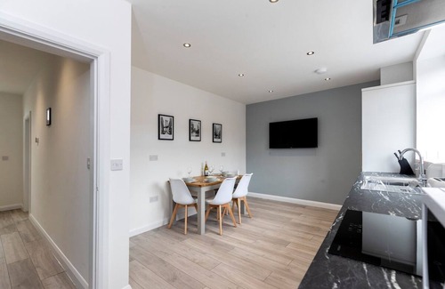 Darlington House | Belvedere Lodge by Our Home Short Stays