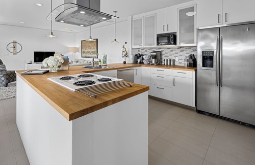 Belvedere Tiburon House | Belvedere Luxury Flat/Golden Gate Hideaway-Amazing Views of San Francisco Bay!
