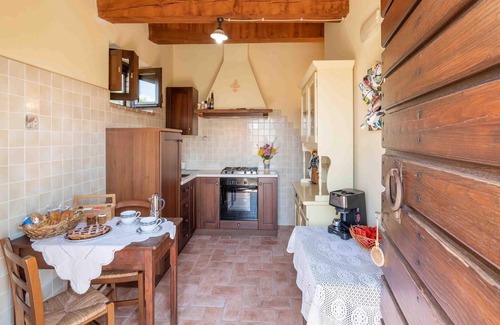 Monte San Martino House | Belvilla by OYO La Sibilla