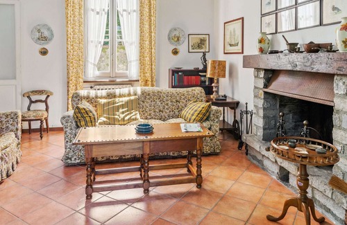 Meina House | Belvilla by OYO Belle Epoque