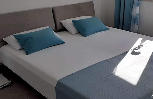 Orosei House | Belvilla by OYO Casa basalto uliveto