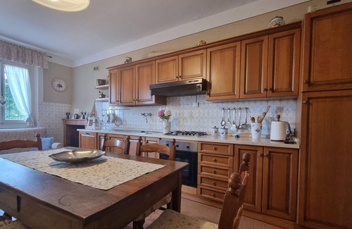 Macchino House | Belvilla by OYO Villa Rossa