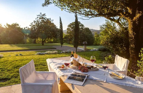 Robertson House | Ben Huon Manor Luxury House for 10 - Robertson NSW - Magnificent Gardens & Views