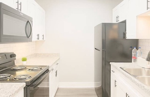 Garden Oaks Apartment | Bend 1505 0000000000