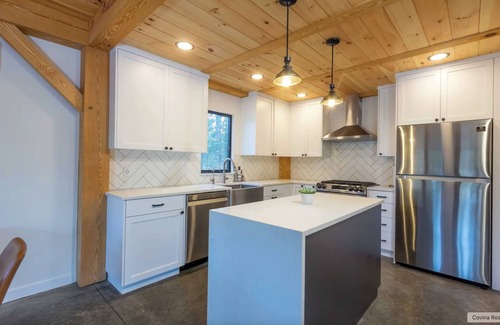 Sunriver House | Bend Modern Pine Chalet - A Contemporary Family Getaway Outside of Sunriver