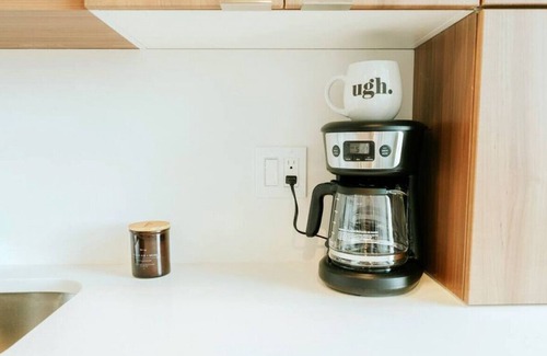 Sam Hughes Apartment | Benedicti · Luxe Loft w/ POOL Located Minutes from DT & UofA!