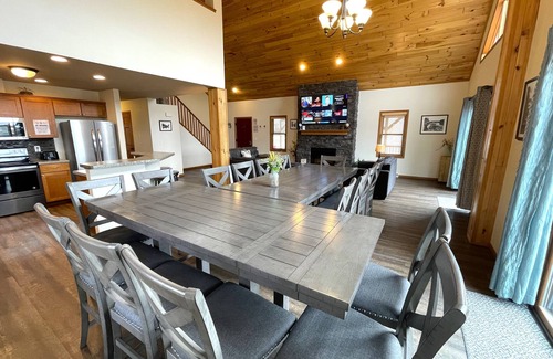 Wisconsin Dells House | Bennett Chalet @ Spring Brook Resort