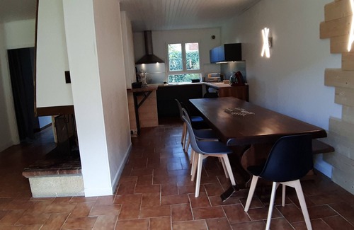 Luz-Saint-Sauveur House | BERAFIA House 15 pers, 5 ch 3 bathrooms large garden in the heart of the village