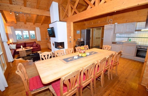 Emberg Ski Chalet | Bergchalet Alpenrose - SKI in/SKI out, Sauna - Kamin- by "wachterhof"