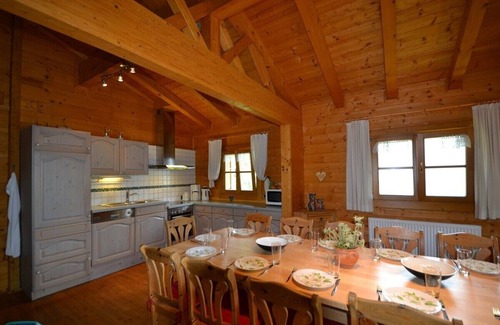 Emberg Ski Chalet | Bergchalet Alpenrose - SKI in/SKI out, Sauna - Kamin- by "wachterhof"