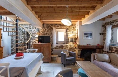 Sazos House | Bergerie Pyrénéenne Rénovée - 4 Chambres - 8 Pers. - Jardin - Stationnement Public - 3 Stations de Ski - FR-1-402-132