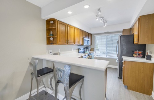 Bayview Condo | Bermuda Bay St. Petersburg Waterfront Pool 53J