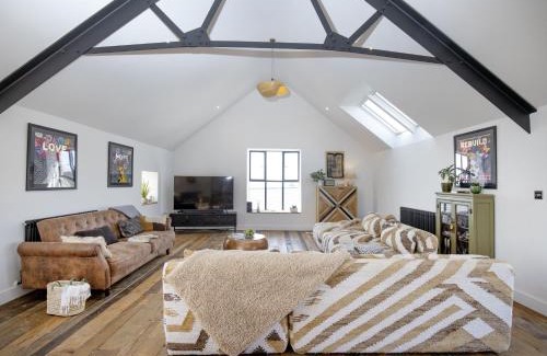 Hartland House | Berry Barn