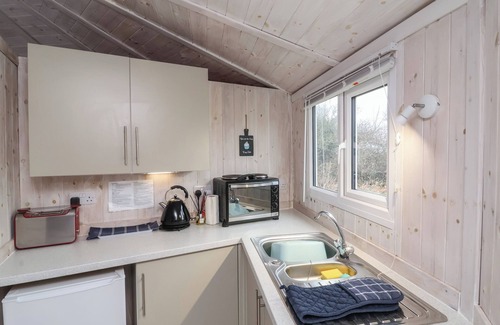 Hartland Cottage | BERRY BAY, with hot tub in Hartland