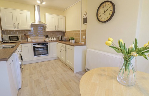 Llandudno Cottage | BESIDE THE SEA - IN TOWN, pet friendly in Llandudno