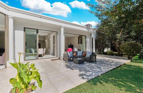 Greater Johannesburg Metropolitan Area House | Bespoke Luxury Sandton