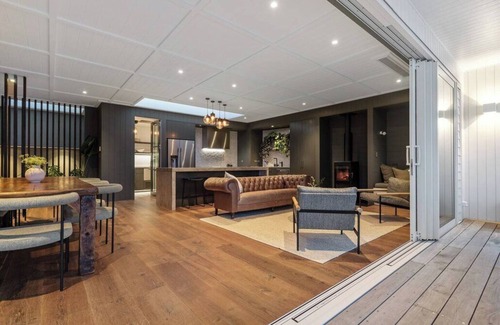Devonport House | Bespoke Stays - Coastal Luxury at Cheltenham Beach