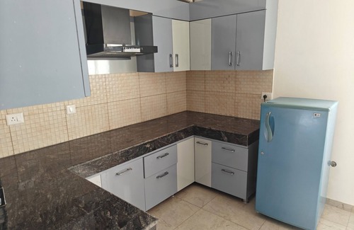 Gomti Nagar Apartment | Best 3bhk Homestay flat near IGP by Bayweaver Nest