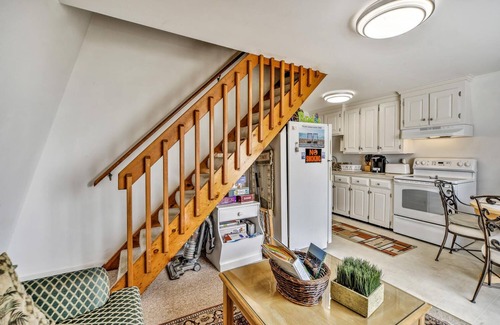 Old Orchard Beach House | BEST BEACH LOCATION OCEANVIEW OOB 2 STOREY COTTAGE 3 BEDROOM &AMAZING PATIO AREA