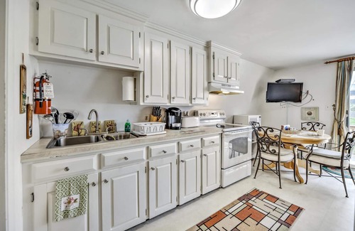 Old Orchard Beach House | BEST BEACH LOCATION OCEANVIEW OOB 2 STOREY COTTAGE 3 BEDROOM &AMAZING PATIO AREA