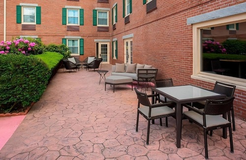 South Lowell Hotel | Best Choice! 4 Budget-Friendly Units, Pets Allowed