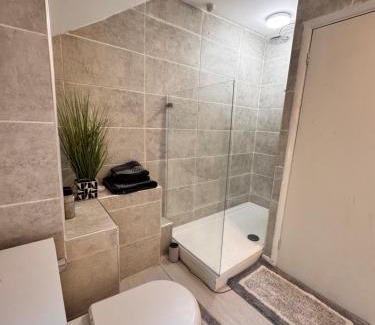 Ravensden Apartment | Best Deal 1 Bed Apartment 5 minutes from Bedford