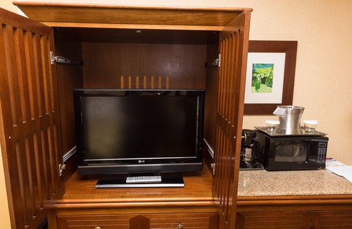 Hanamaulu Apartment | Best Deal Luxury Resort in Town Sleep 4 romantic, fun and relaxed