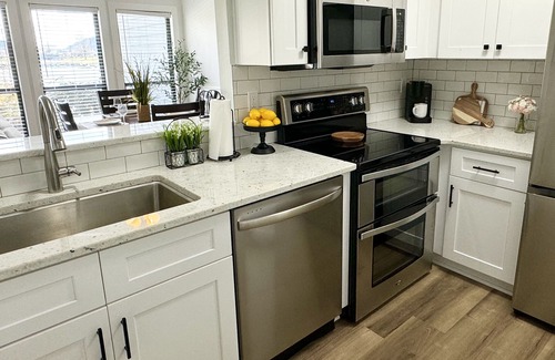 North Shore Condo | BEST FALL VIEW & LOCATION BERNARDS LANDING 2B-INDOOR POOL HOT TUB-OPEN