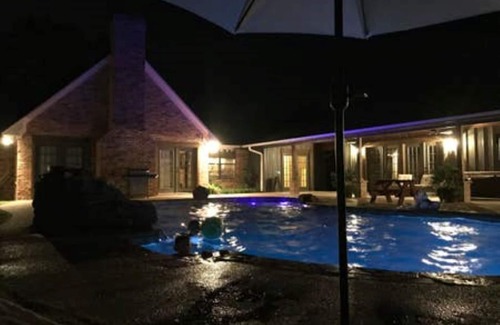 Canton Bed & Breakfast | Best Getaway in East TX! ElKen Retreat:Spa,Pool,Hot tub,Massage,Breakfast,Relax