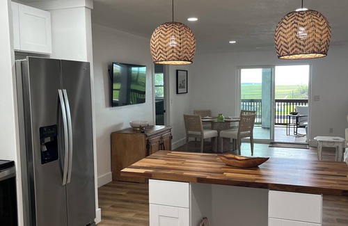 Fernandina Beach Apartment | Best kept secret on the marsh ,private 2 bedroom breathtaking poolside view.