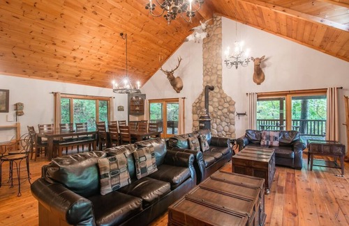 Branson Cabin | Best Lakefront Lodge in Branson! Dock, Fishing Canoes, Pool Table!