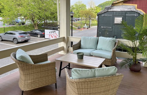 Harpers Ferry Apartment | Best location! Baltimore Suite @ historic 1799 Inn