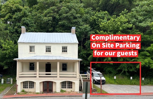 Harpers Ferry Apartment | Best location! Baltimore Suite @ historic 1799 Inn
