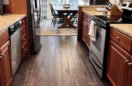 Manchester House | Best location fresh Manchester townhome, pool, view!