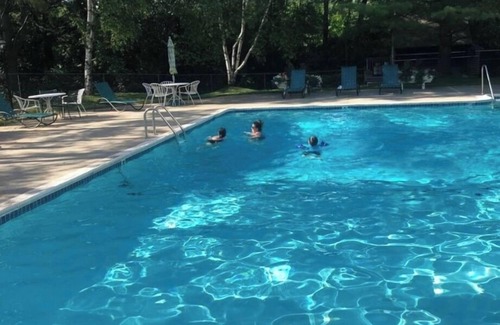 Manchester House | Best location fresh Manchester townhome, pool, view!