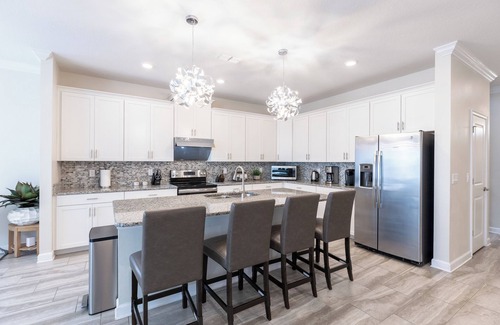 Kissimmee House | Best Location in Storey Lake - Ultimate Lake View Villa - 15 Mins to Disney!
