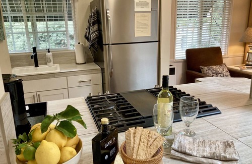 West Beach House | Best Location in town! Walk everywhere. Only 2 Blocks to Ocean, Pier & Wineries!