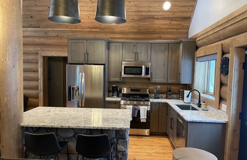 Grand Lake Cabin | Best Mtn/Lake views! Lodge on esteemed Lakeside Drive! Hot tub! Fido friendly!