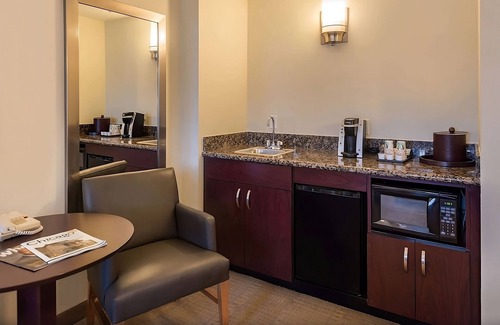 O'Hare Hotel | Best Pick! Spacious and Pet-friendly Unit, Free Airport Shuttle Service!
