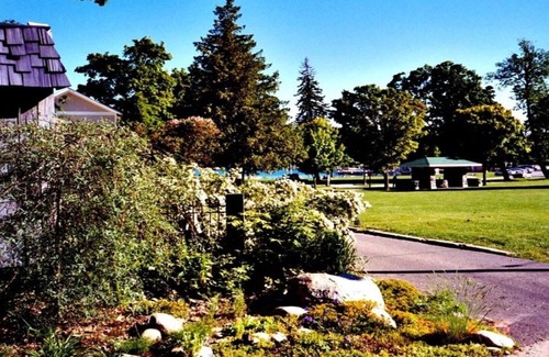 Harbor Springs House | 🌞Best Price in this Location🌞Views of Park with public beach & Church