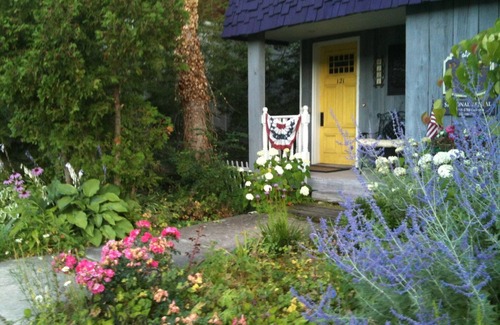 Harbor Springs House | 🌞Best Price in this Location🌞Views of Park with public beach & Church