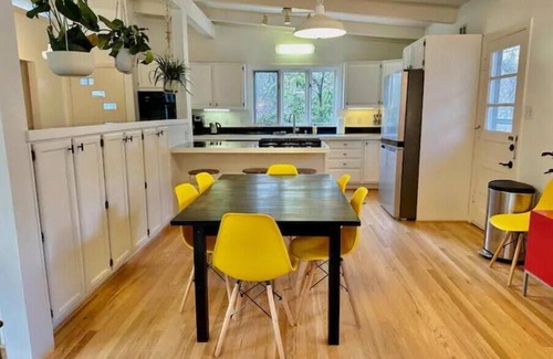 Alcova Heights House | Best Vacation Home in Arlington, 4 bedrooms 3 full bath, 8 beds, 12 guests
