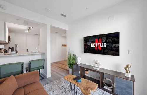 Beverly Grove Apartment | Best vacation in Hollywood with luxury amenities