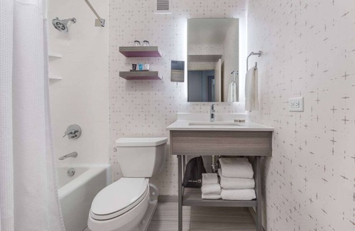 Downtown Denver Hotel | Best Value, Quality Stay! Short Drive to Denver Botanic Gardens, Pet-Friendly