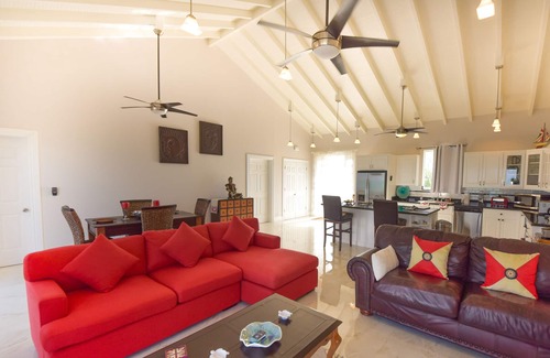 Great Exuma House | Best View in Exuma, Close to Lovely Beach - Solar, Water Pressure system & pool