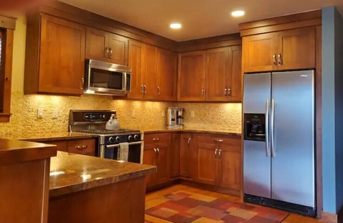Glenwood Springs House | Best View in Glenwood Springs Hot Tub & Game Room
