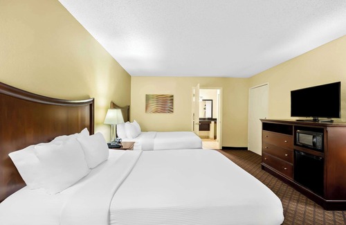 Springfield Hotel | Best Western Coach House