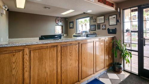 Needles Hotel | Best Western Colorado River Inn
