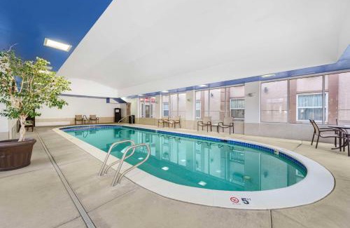 Central Colorado Springs Hotel | Best Western Executive Inn & Suites
