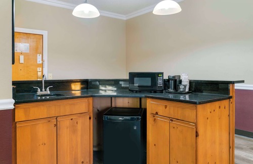 Allen Park Hotel | Best Western Greenfield Inn